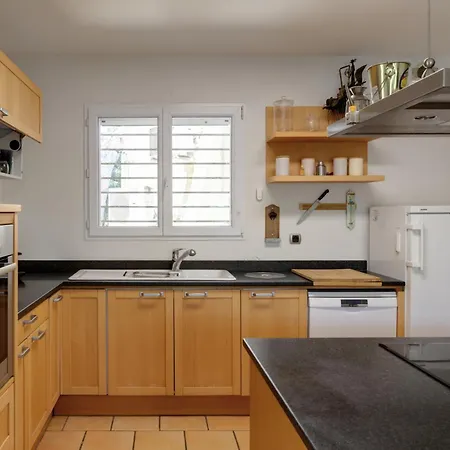 דירה 114- Harmonia, 4chambres, Piscine, Clim נים
