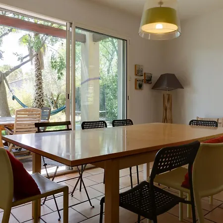 114- Harmonia, 4chambres, Piscine, Clim דירה